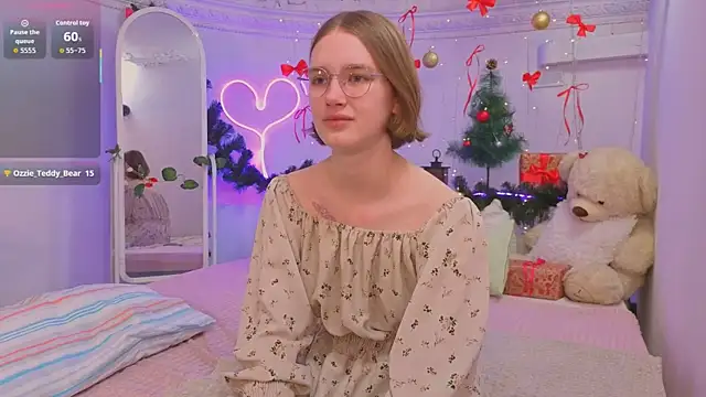 Snapshot of Mia_Mooore chatting on 01.07.26 Mia Mooore online show from 01.07.26