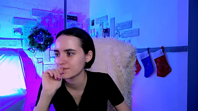 Snapshot of KateWillows chatting on 01.12.26 KateWillows online show from 01.12.26