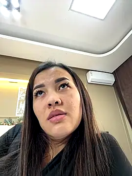 Snapshot of cordeliawow chatting on 12.21.25 cordeliawow online show from 12.21.25