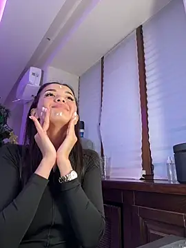 Snapshot of cordeliawow chatting on 12.23.25 cordeliawow online show from 12.23.25