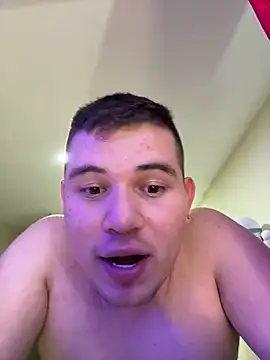 Snapshot of ian_david_Xxx chatting on 12.23.25 ian david Xxx online show from 12.23.25