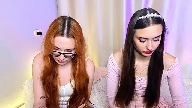 Snapshot of sunny_luna chatting on 11.28.25 sunny luna online show from 11.28.25