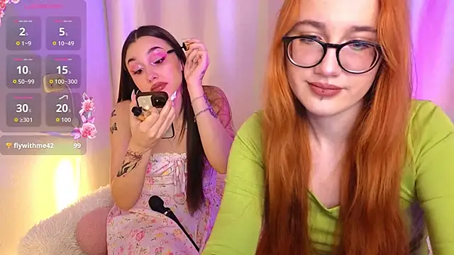 Snapshot of sunny_luna chatting on 11.30.25 sunny luna online show from 11.30.25