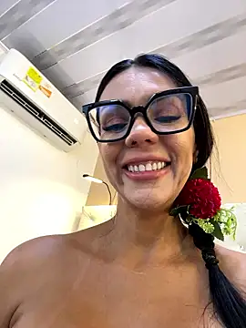 Snapshot of SofhiaTaylor chatting on 01.12.26 SofhiaTaylor online show from 01.12.26