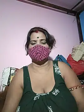 Snapshot of me-pari-hu chatting on 06.24.26 me-pari-hu online show from 06.24.26