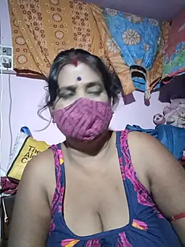 Snapshot of me-pari-hu chatting on 06.27.26 me-pari-hu online show from 06.27.26