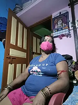 Snapshot of me-pari-hu chatting on 07.20.26 me-pari-hu online show from 07.20.26