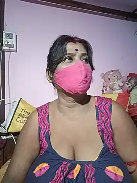 Snapshot of me-pari-hu chatting on 07.25.26 me-pari-hu online show from 07.25.26