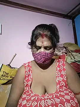 Snapshot of me-pari-hu chatting on 07.28.26 me-pari-hu online show from 07.28.26