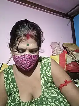 Snapshot of me-pari-hu chatting on 07.29.26 me-pari-hu online show from 07.29.26