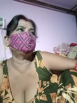 Snapshot of me-pari-hu chatting on 08.02.26 me-pari-hu online show from 08.02.26