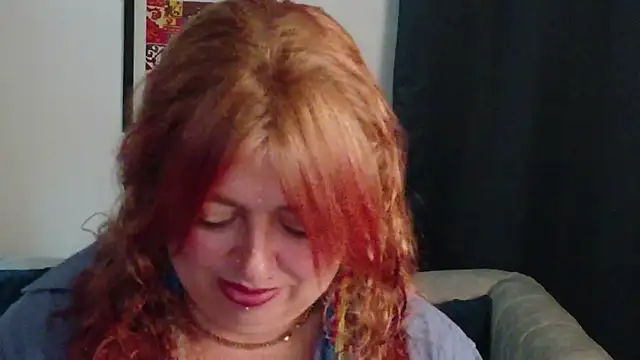 Snapshot of MilfArlet chatting on 07.07.26 MilfArlet online show from 07.07.26