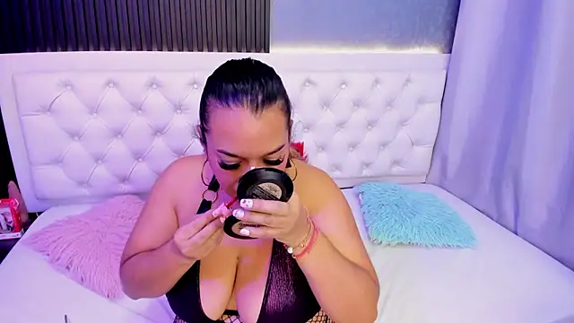 Snapshot of MHONIKBELUCCI chatting on 01.17.26 MHONIKBELUCCI online show from 01.17.26