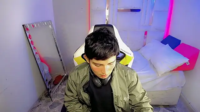 Snapshot of Green_XoX chatting on 01.10.26 Green XoX online show from 01.10.26