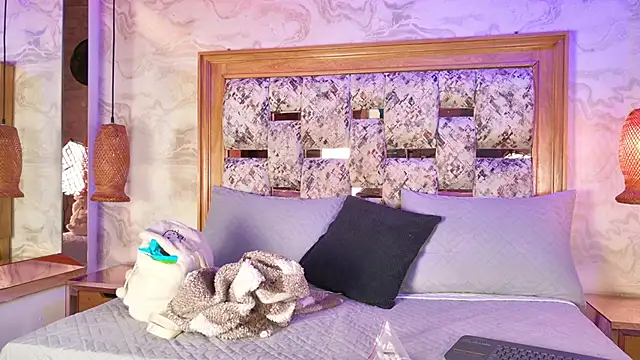 Snapshot of emily_dempsey chatting on 03.25.26 emily dempsey online show from 03.25.26