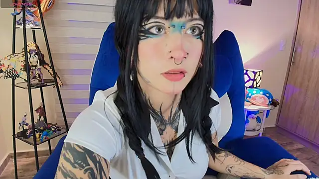 Snapshot of AryRousse chatting on 01.15.26 AryRousse online show from 01.15.26