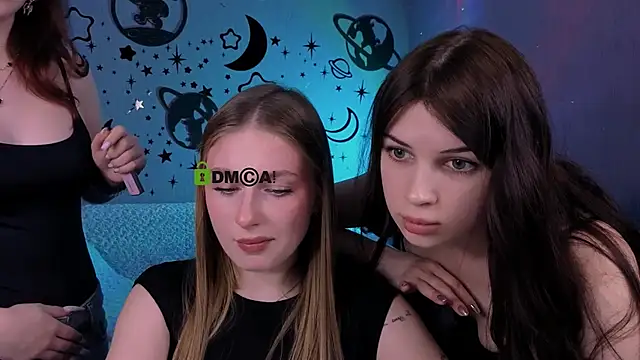 Snapshot of mikameovv chatting on 04.19.26 mikameovv online show from 04.19.26