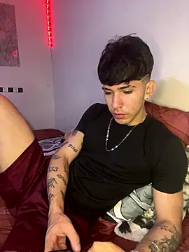 Snapshot of wil_hot chatting on 01.11.26 wil hot online show from 01.11.26