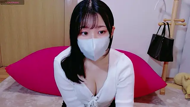 Snapshot of shiorin_3 chatting on 04.15.26 shiorin 3 online show from 04.15.26