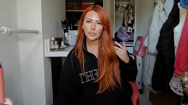 Snapshot of Emberreignedit chatting on 03.02.26 Emberreignedit online show from 03.02.26