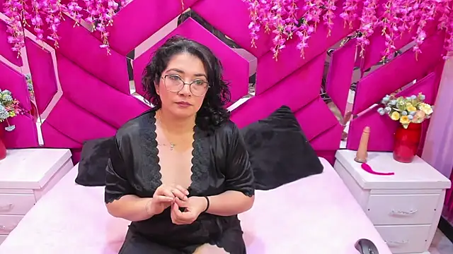 Snapshot of Alexa_Sanz chatting on 12.05.25 Alexa Sanz online show from 12.05.25