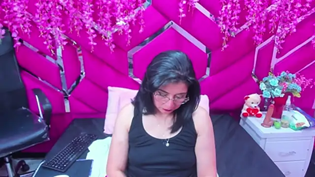 Alexa Sanz online show from 02.11.26