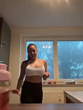 Snapshot of AsianDreamx chatting on 12.20.25 AsianDreamx online show from 12.20.25