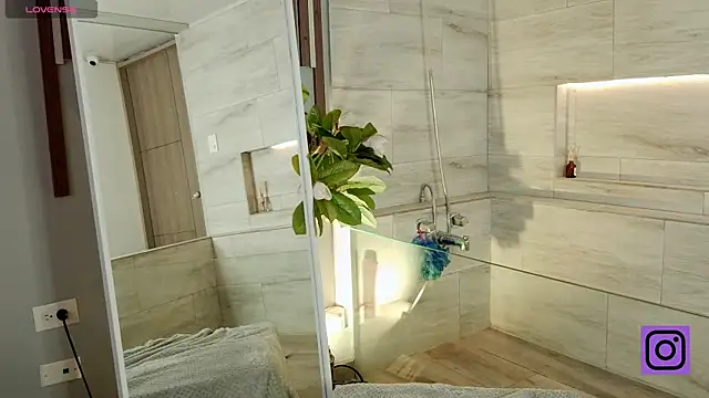 Mylarossi online show from 05.26.26