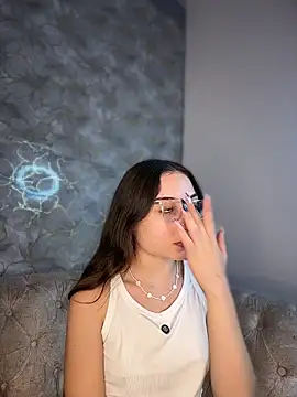 Snapshot of Mia_Luxor chatting on 07.16.26 Mia Luxor online show from 07.16.26