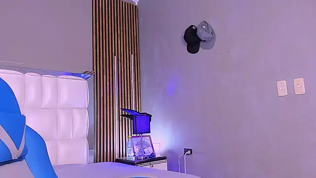 Snapshot of xCharlotte_20 chatting on 12.03.25 xCharlotte 20 online show from 12.03.25