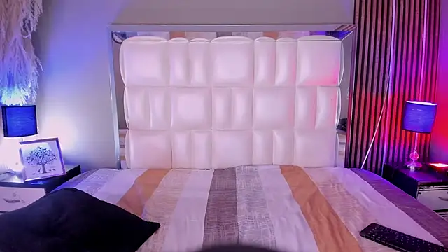 xCharlotte 20 online show from 03.13.26