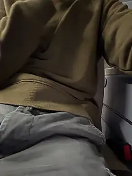 Snapshot of HKBOY0001 chatting on 12.20.25 HKBOY0001 online show from 12.20.25