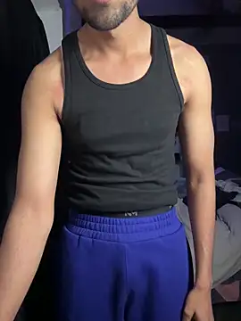 Snapshot of fitboy_xxx chatting on 12.17.25 fitboy xxx online show from 12.17.25