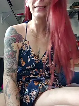 Snapshot of poleslut69 chatting on 07.28.26 poleslut69 online show from 07.28.26