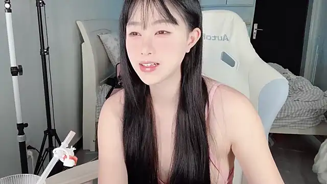 Snapshot of CCmakelong chatting on 06.10.26 CCmakelong online show from 06.10.26