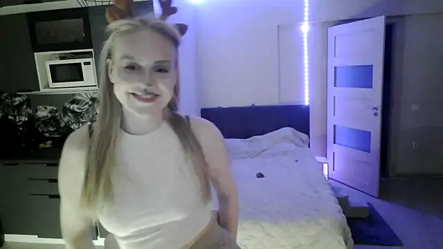 Snapshot of LunaPeony chatting on 02.22.26 LunaPeony online show from 02.22.26