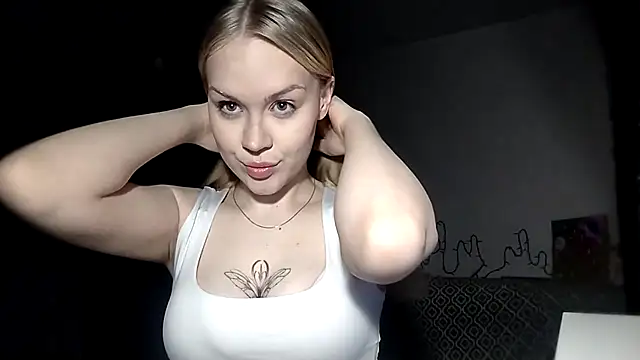 Snapshot of LunaPeony chatting on 03.16.26 LunaPeony online show from 03.16.26