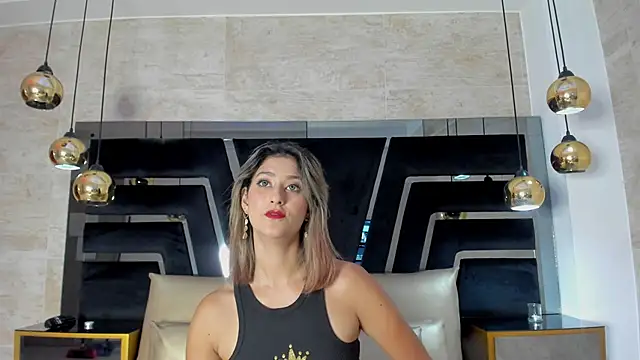 JulietaWales online show from 12.18.25