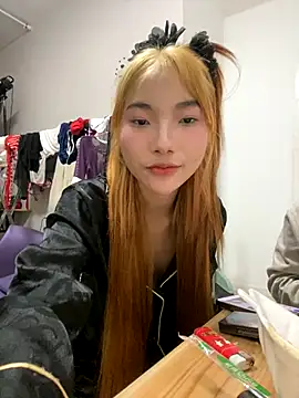 Snapshot of r-u-ok chatting on 12.19.25 r-u-ok online show from 12.19.25