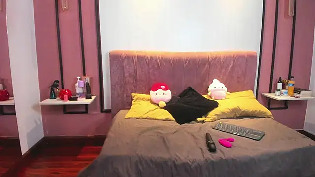 MissSavage  online show from 05.06.26
