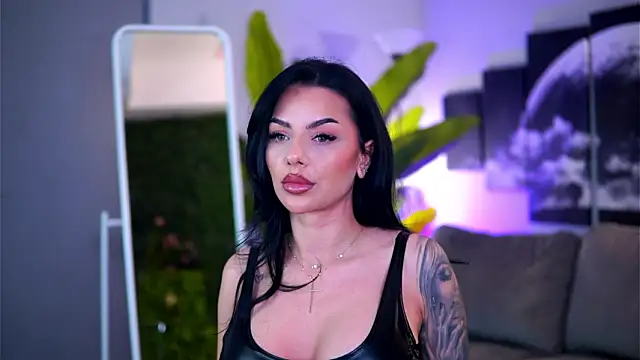 Ivy Trix online show from 02.06.26