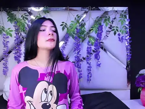 liinzy rouse69 online show from 12.17.25