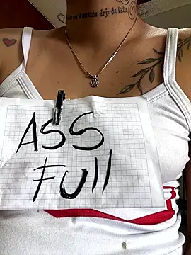 Snapshot of Slut_Dirty_Nastyy chatting on 01.14.26 Slut Dirty Nastyy online show from 01.14.26