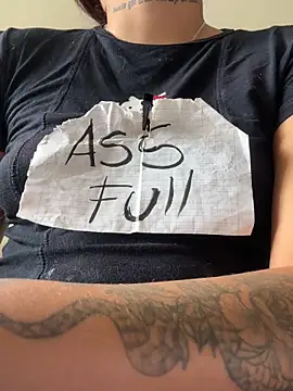 Snapshot of Slut_Dirty_Nastyy chatting on 02.18.26 Slut Dirty Nastyy online show from 02.18.26