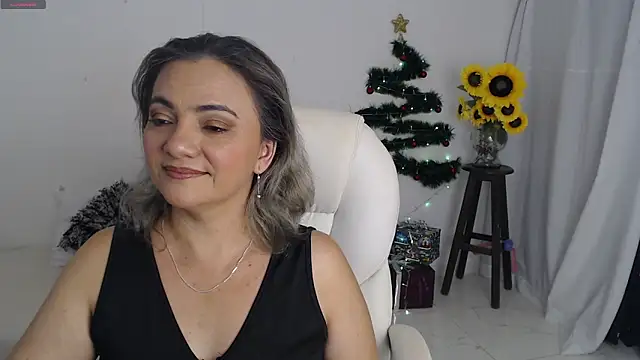 Snapshot of Katiana80 chatting on 12.18.25 Katiana80 online show from 12.18.25