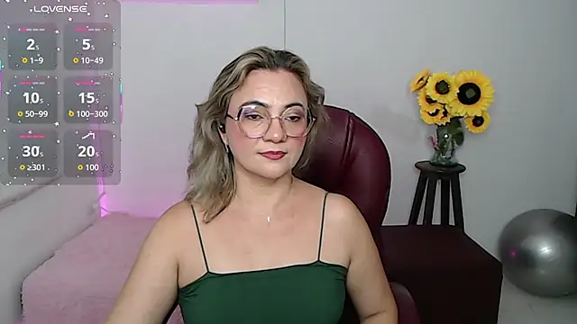 Snapshot of Katiana80 chatting on 02.17.26 Katiana80 online show from 02.17.26