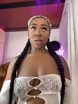 Snapshot of Cynthia_es chatting on 01.13.26 Cynthia es online show from 01.13.26