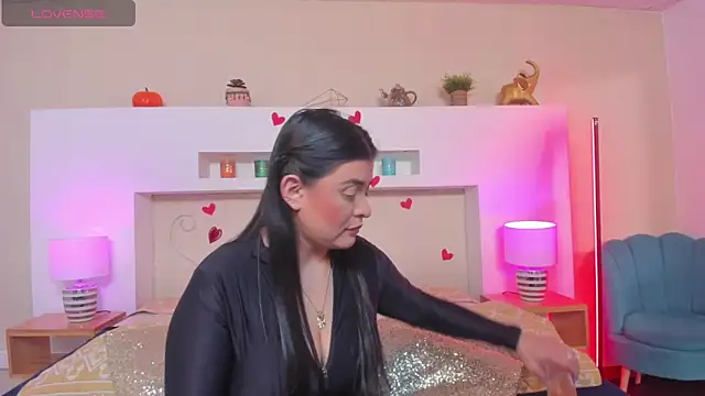 AnikaRomanoff  online show from 03.18.26