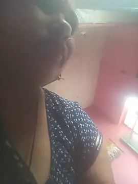 Your-shreya143 online show from 06.25.26