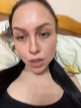 Snapshot of MonicaMercer chatting on 04.22.26 MonicaMercer online show from 04.22.26